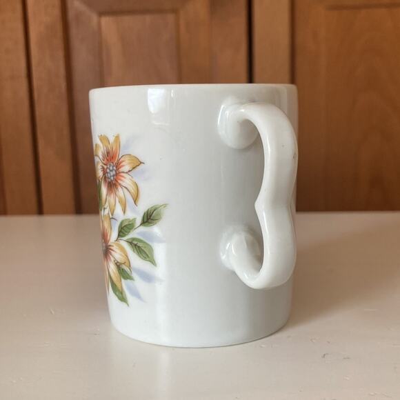 Adorable Vintage Floral Coffee Cup - Picture 2 of 11
